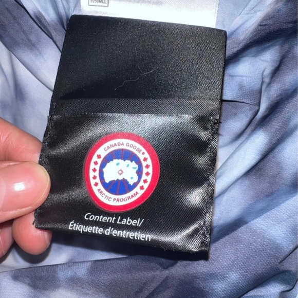 Canada Goose Sleeveless jacket - Picture 4 of 7